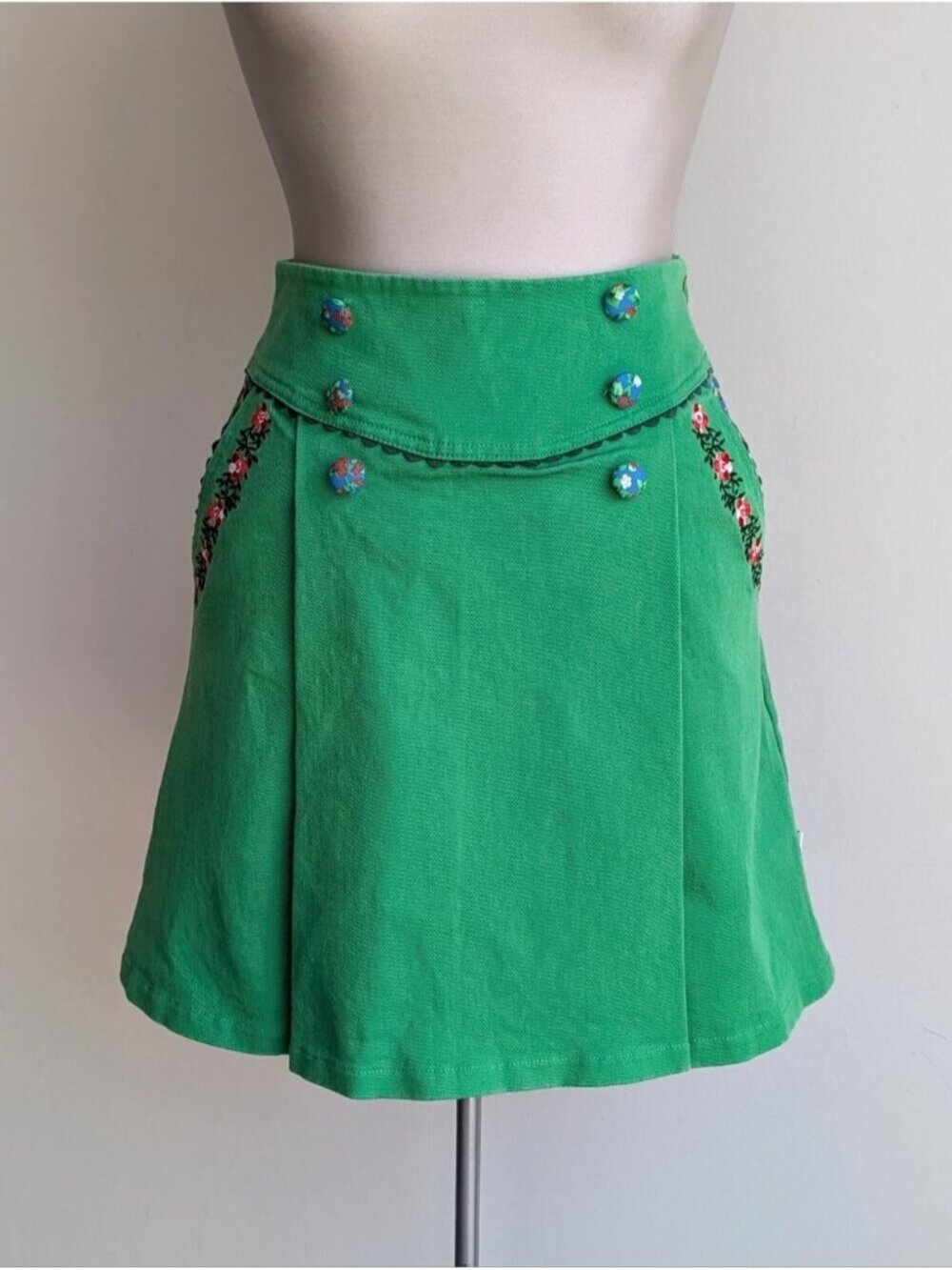 Vintage Blutsgeschwister Embroidered Floral A-Line Skirt